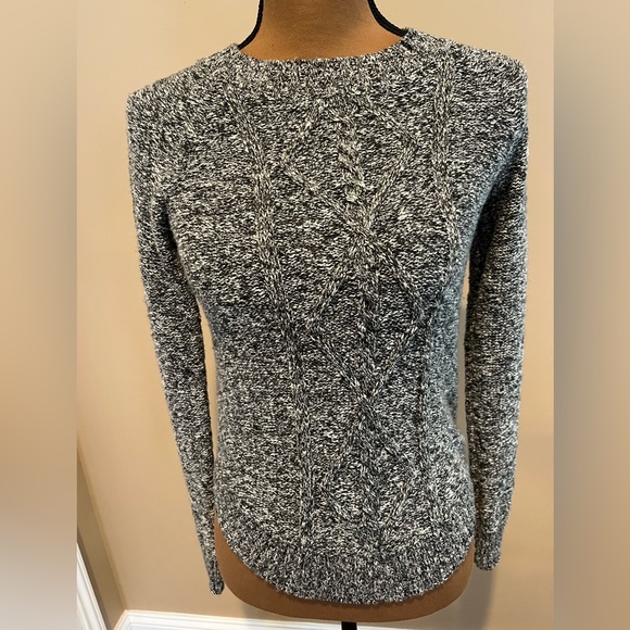 NWOT Sweater - Picture 1 of 9